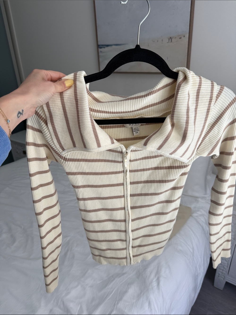 Guess off the shoulder Cream and Taupe Striped Ribbed Zip-Up Sweater